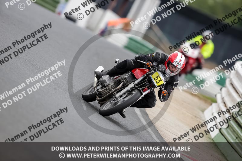 Vintage motorcycle club;eventdigitalimages;mallory park;mallory park trackday photographs;no limits trackdays;peter wileman photography;trackday digital images;trackday photos;vmcc festival 1000 bikes photographs